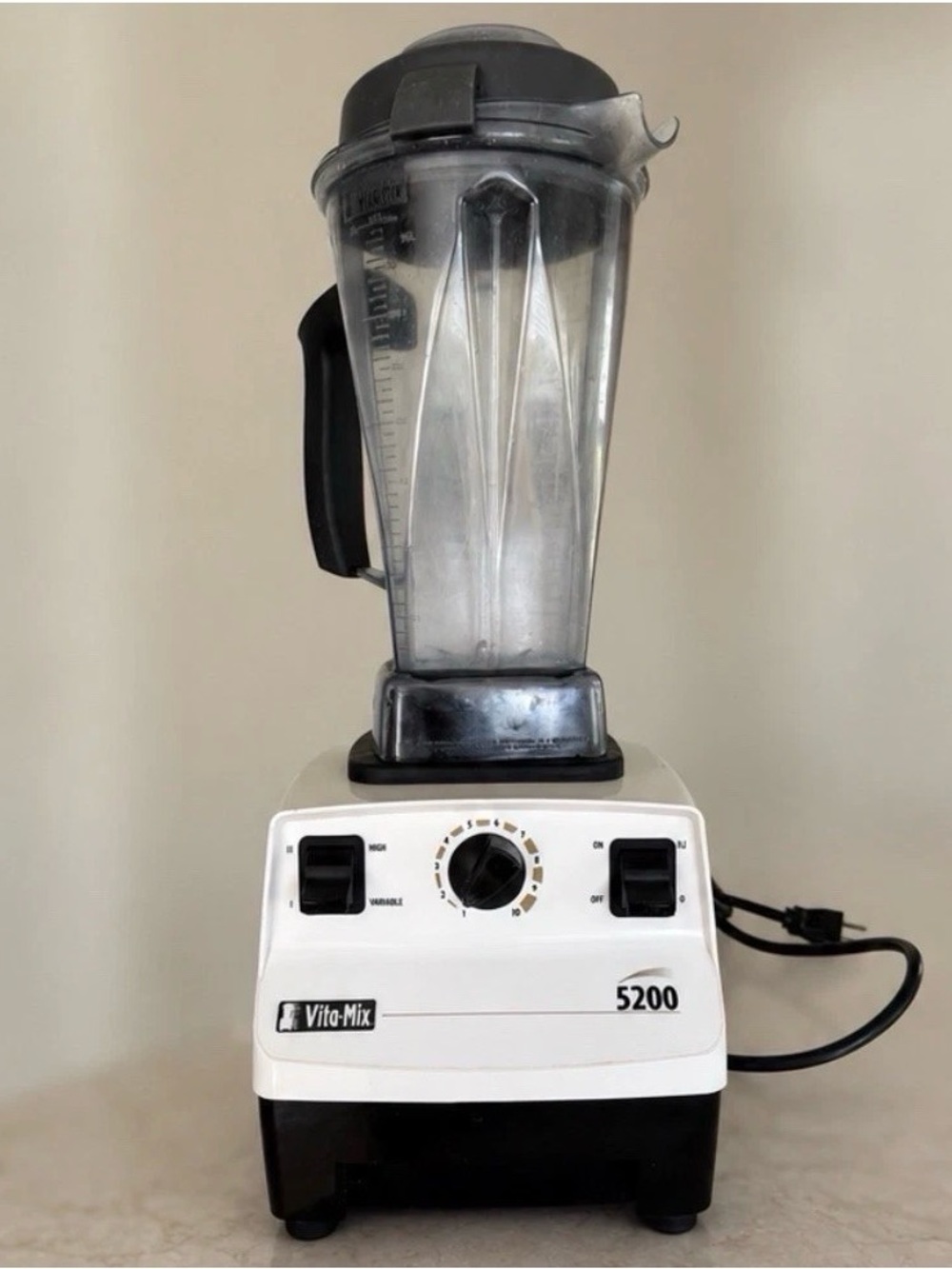 Vita-Mix 5200 Countertop Blender — White & Black